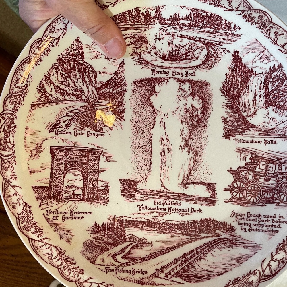 Vintage Vernon Kilns Old Faithful Yellowstone National park Souvenir Plate